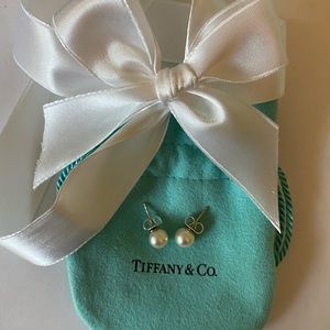 TIFFANY & CO.  AKOYA PEARL  EARRINGS